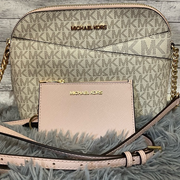 Michael Kors Crossbody & Matching Wallet Excellent - Picture 1 of 12